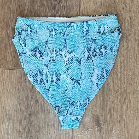 Chelsea 28 Easy retro high waisted swim bottoms Blue snakeskin Size XS New - Picture 4 of 6